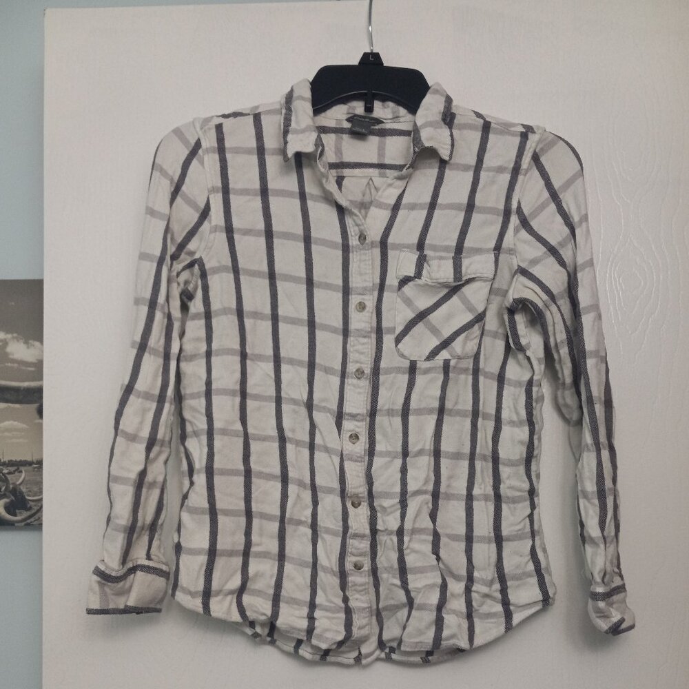 white and black long sleeve button down from eddie bauer size large